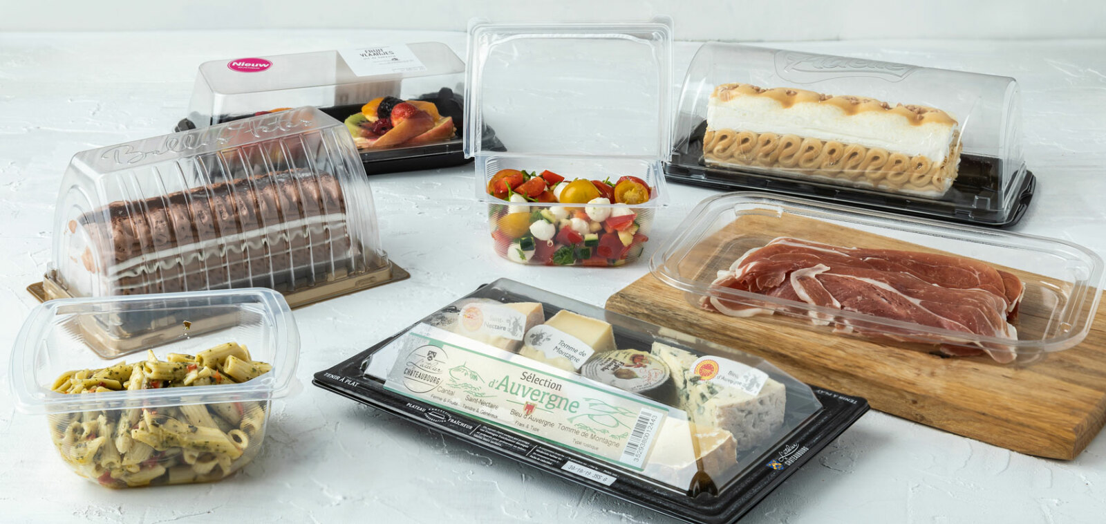 delicatessen and cake in thermoformed packaging
